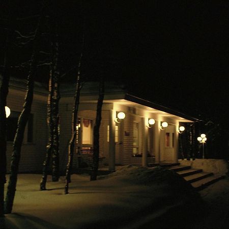 Hotelli Kultainen Joutsen Kuusamo Exterior photo